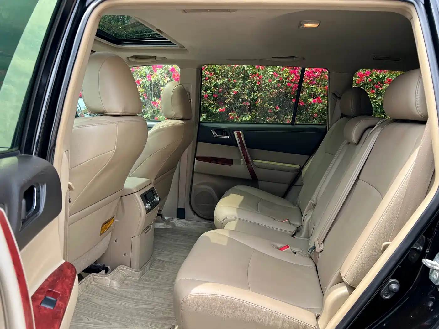 Toyota Highlander 2012 2.7L 2WD 7-Seater Luxury Edition фото 5
