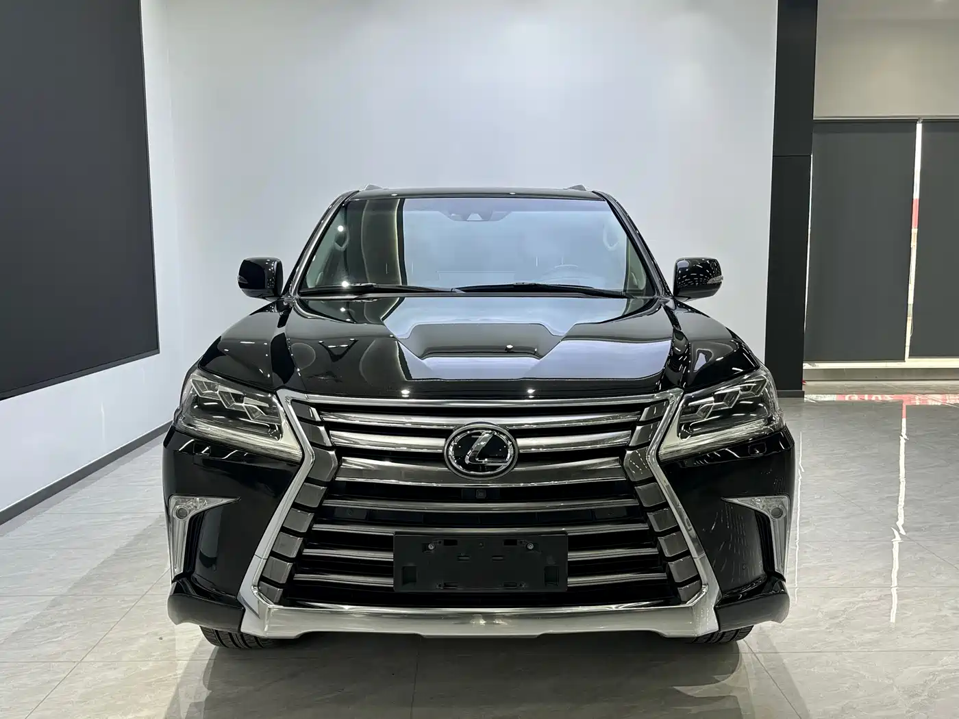 Lexus LX 2016 570 Luxury Premium Edition фото 2