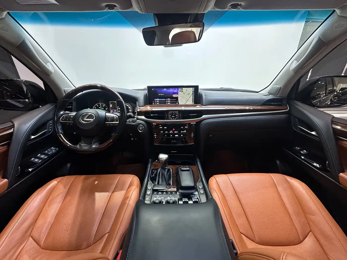 Lexus LX 2016 570 Luxury Premium Edition фото 9