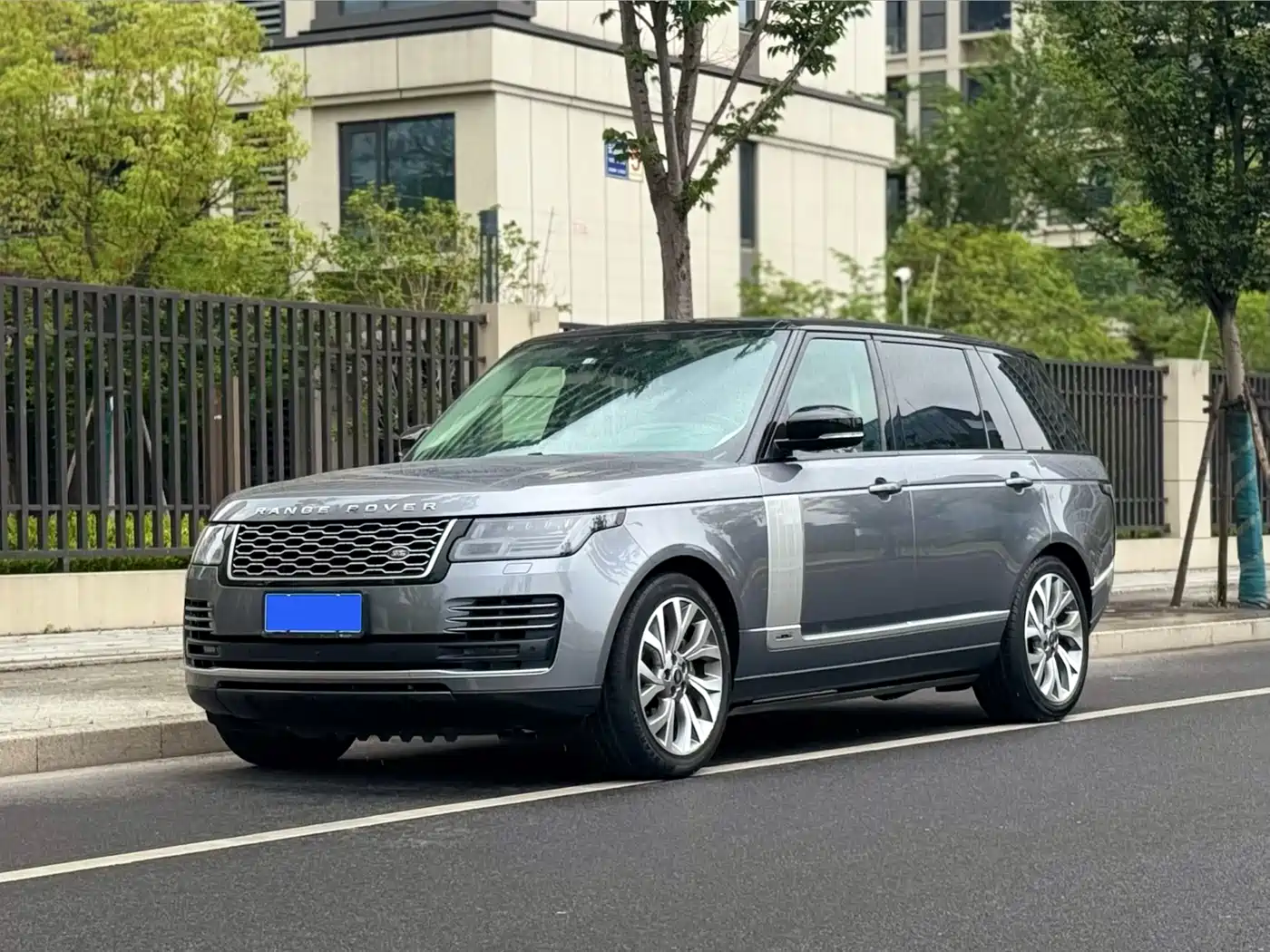 Land Rover Range Rover 2021 3.0 L6 Heritage Extended Classic Edition