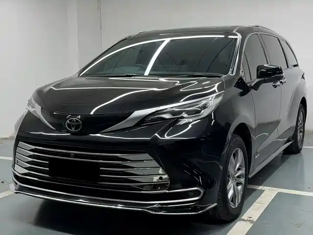 Toyota Toyota Sienna 2024 2.5L Hybrid 4WD Premium Edition