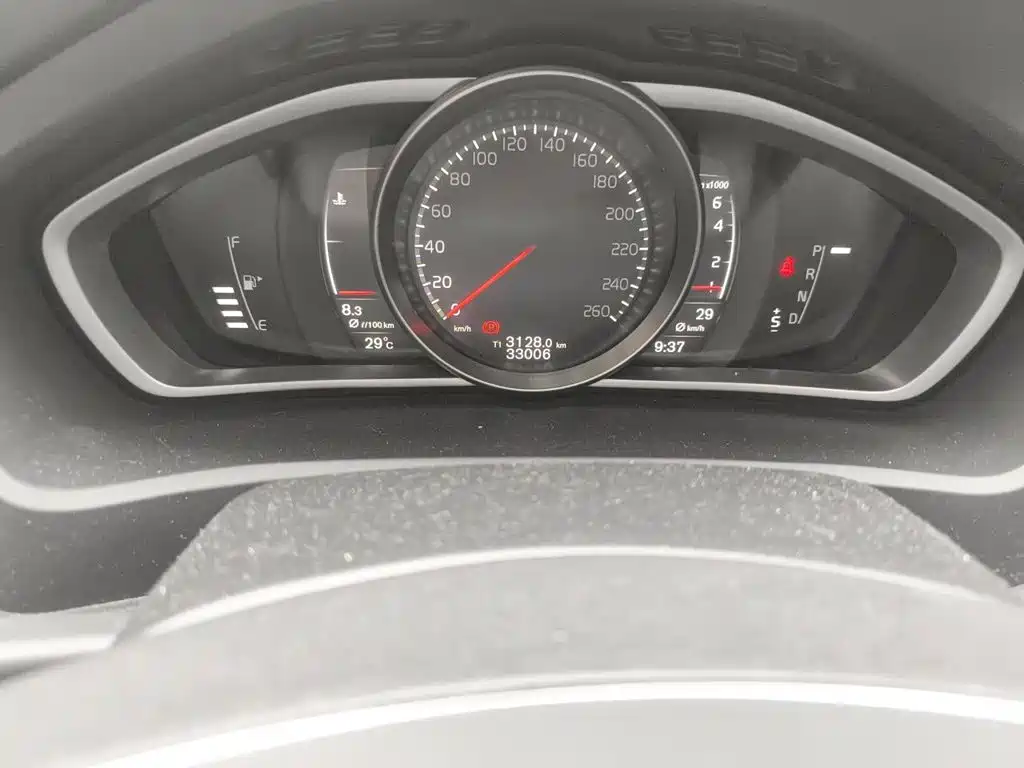 Photo 8 - Volvo V40