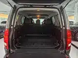 Photo 13 - Land Rover Discovery
