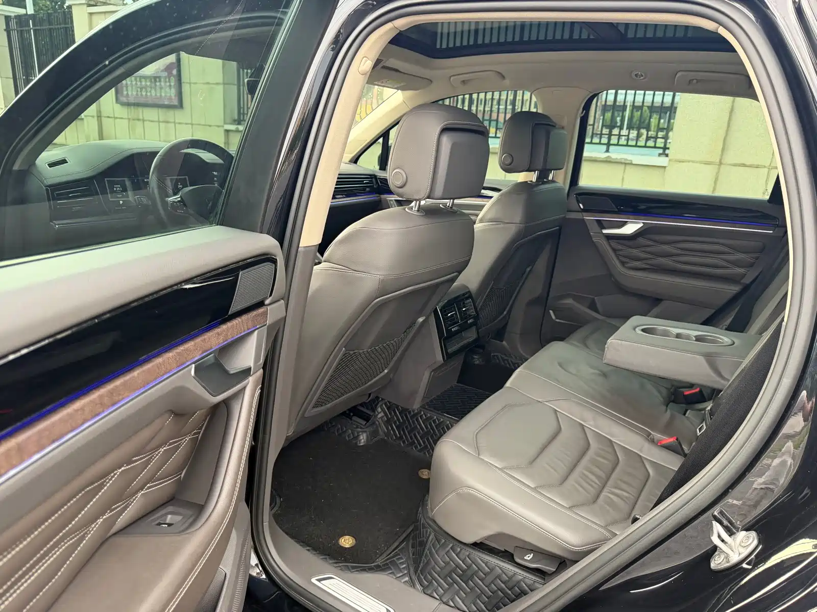 Фото 5 - Volkswagen Touareg