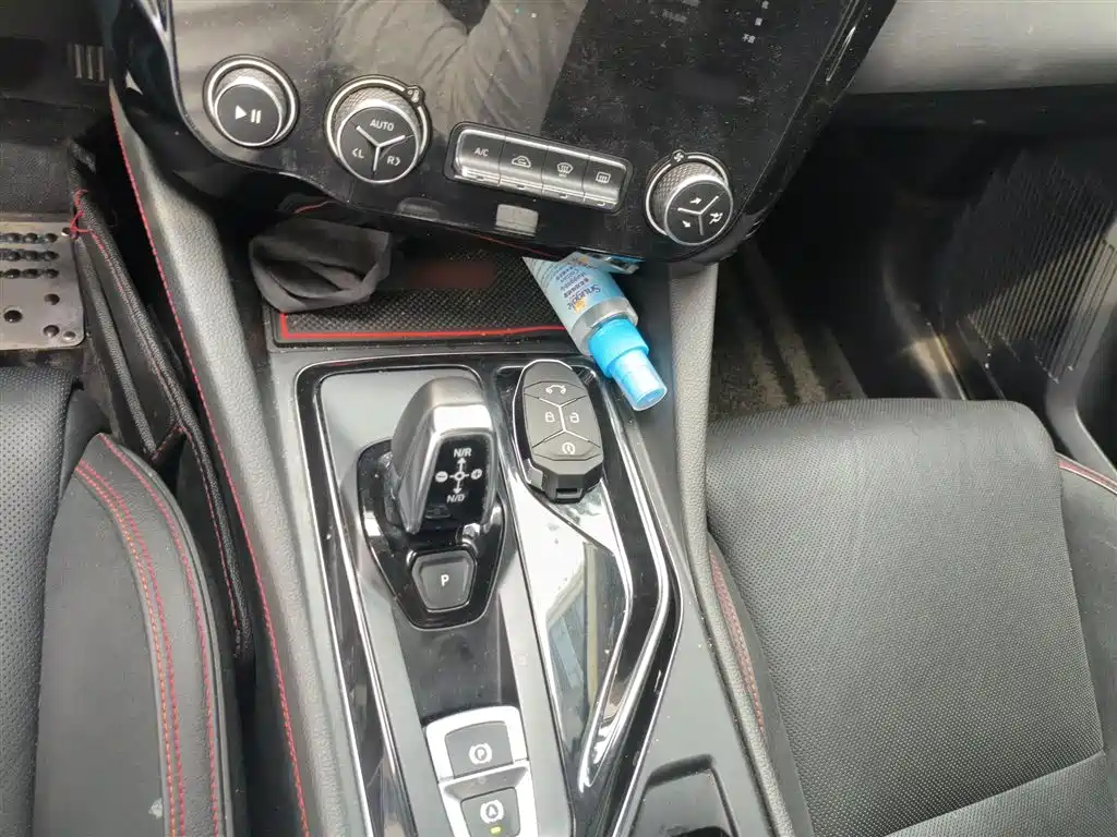 Lynk & Co 02 2018 1.5T DCT 2WD Power Pro Edition China V фото 7