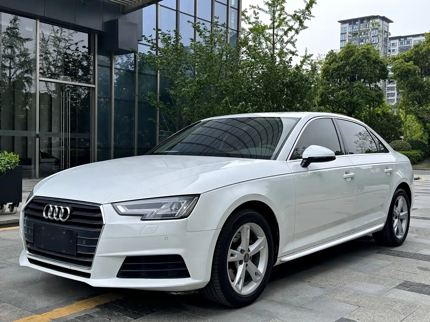 Audi A4L 2017 40 TFSI Fashion Edition