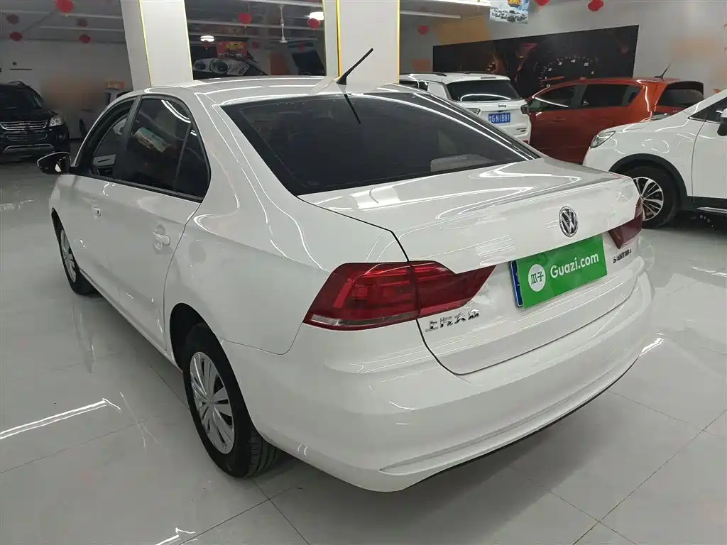 VOLKSWAGEN SANTANA
