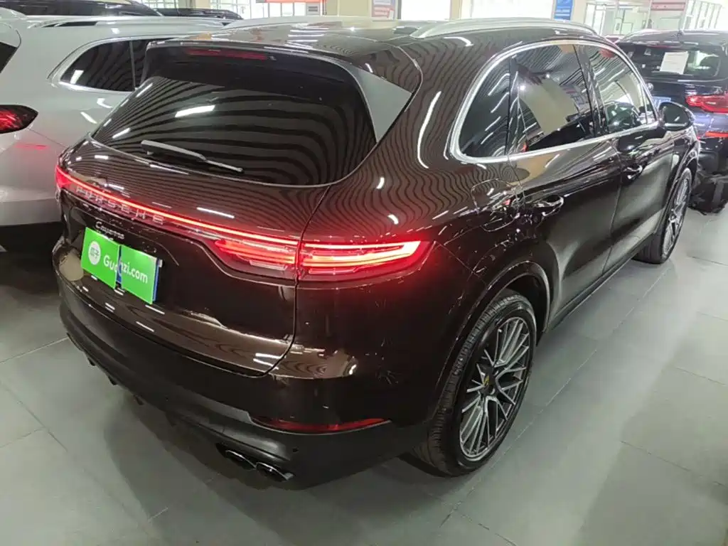 PORSCHE CAYENNE