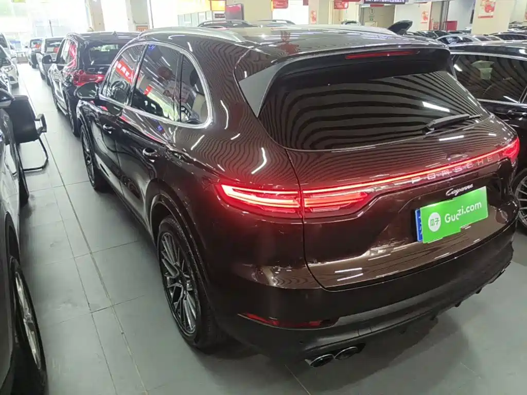 PORSCHE CAYENNE