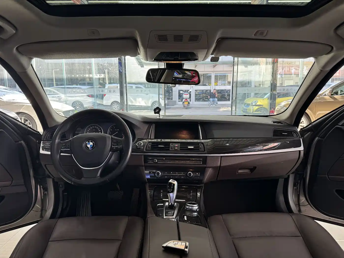 BMW 5 Series 2014 525Li Luxury Design Package фото 5