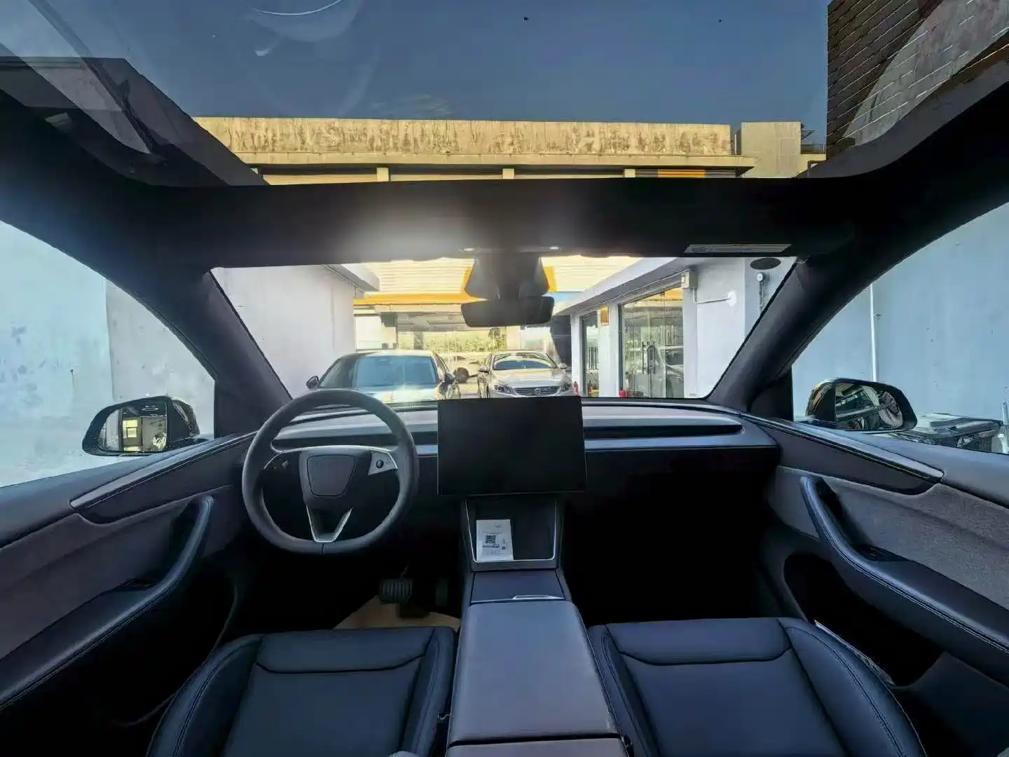 Photo 5 - Tesla Model Y