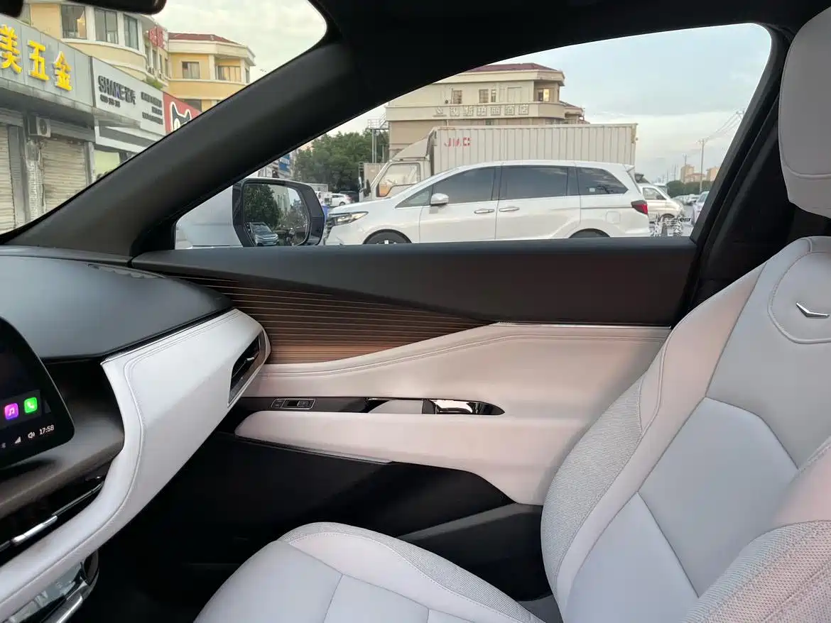Cadillac GT4 2025 2023 25T Trend Edition