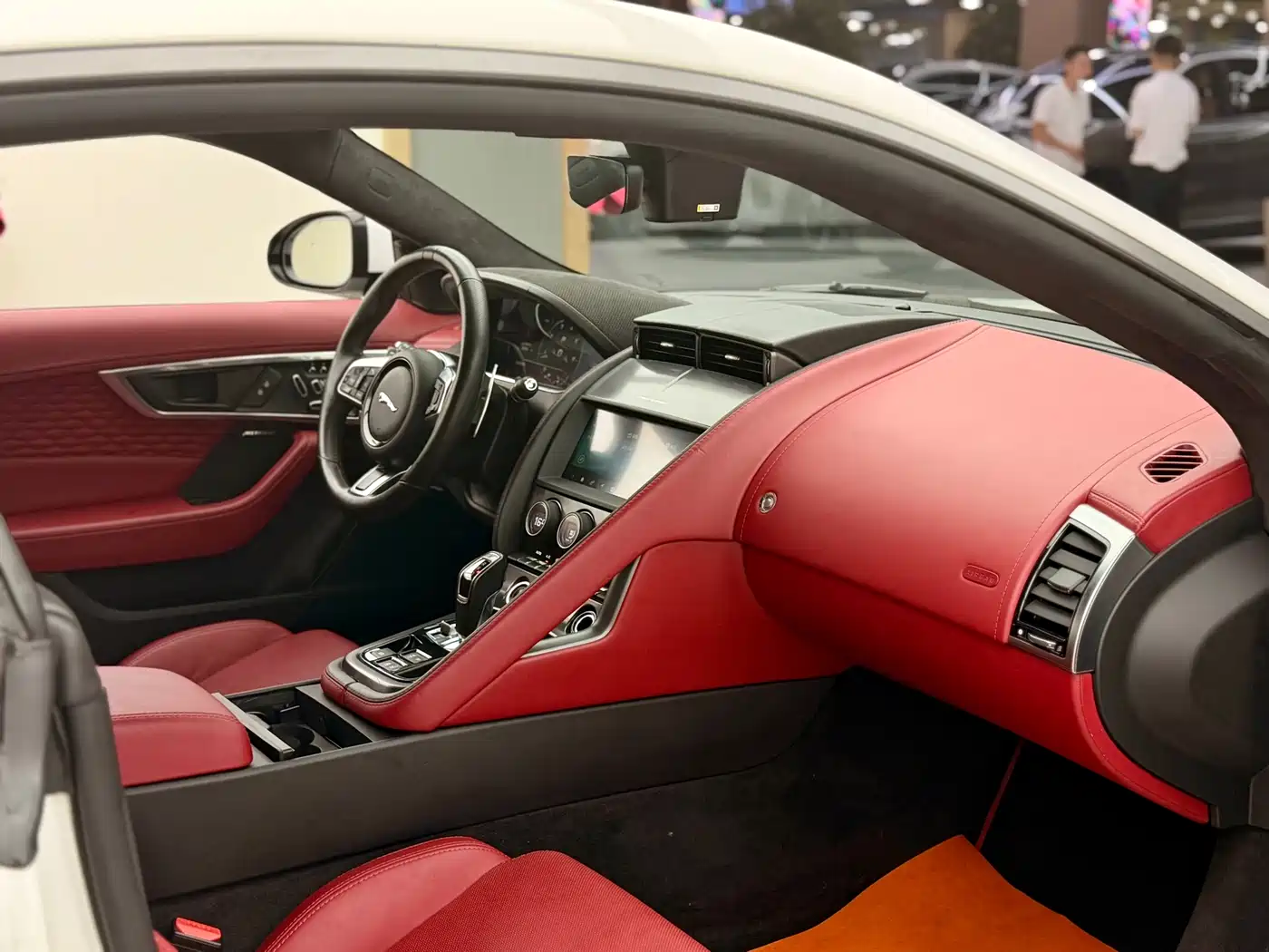 Jaguar F-TYPE 2022 P300 Hardtop R-DYNAMIC BLACK фото 12