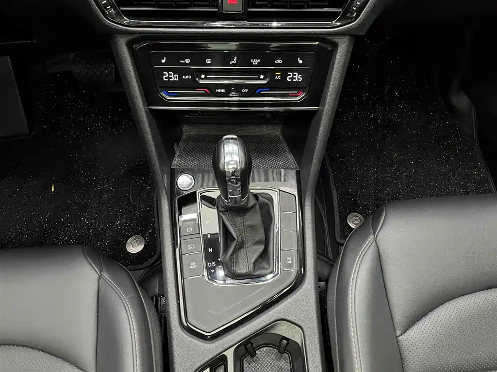 Volkswagen Tharu 2022 280TSI FWD Luxury Edition фото 5