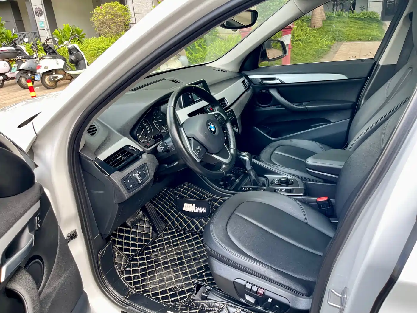 BMW X1 2018 sDrive20Li Leading Model фото 4