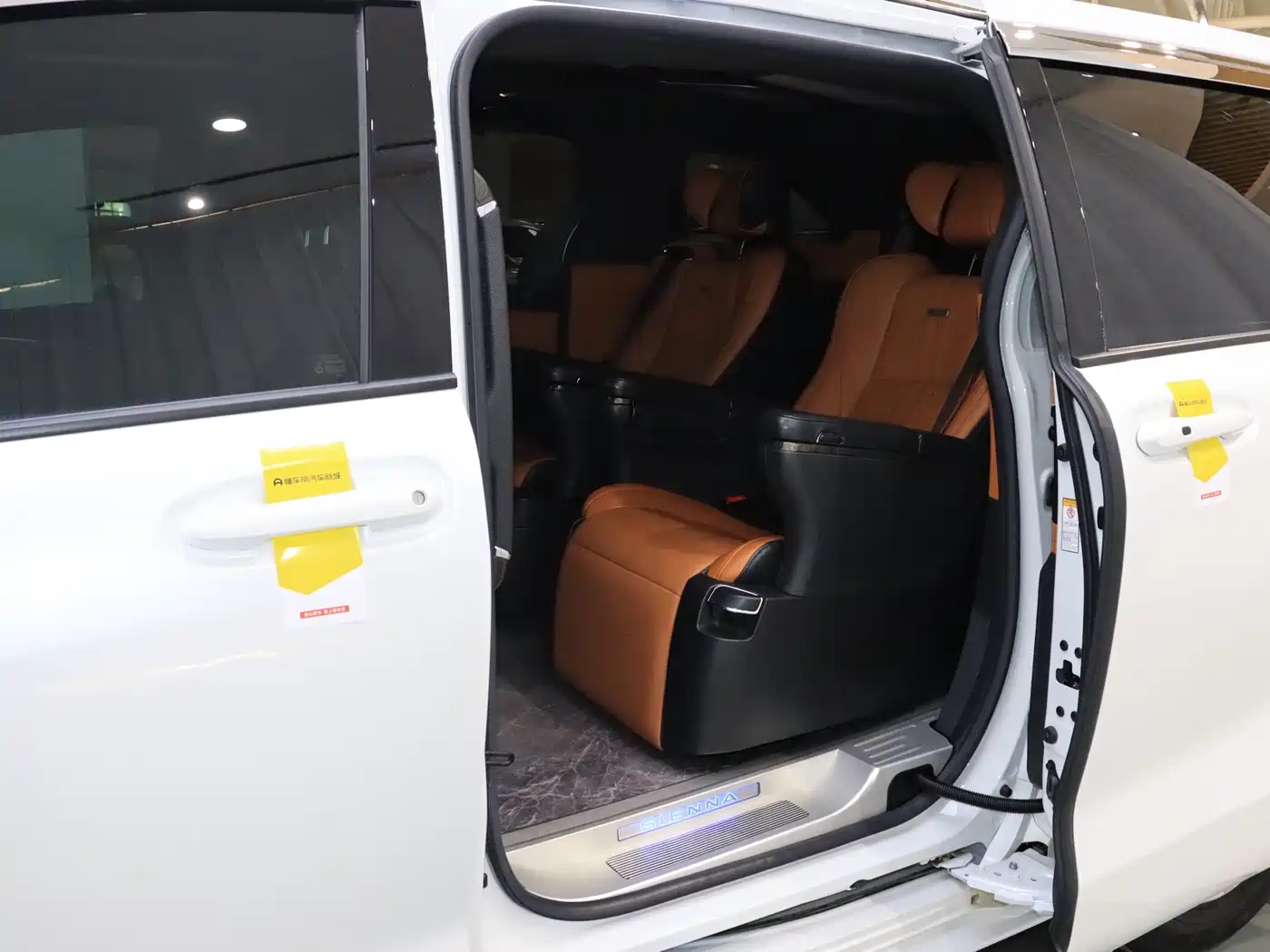Toyota Sienna 2023 2.5L Hybrid Comfort Edition фото 15