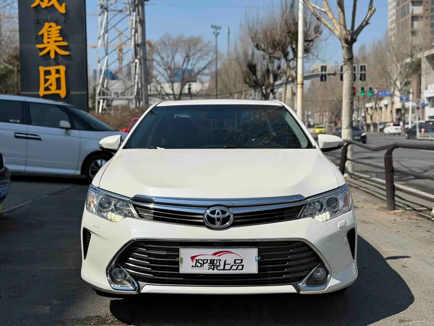 Toyota Camry 2016 2.5G 10th Anniversary Luxury Navigation Edition фото 2