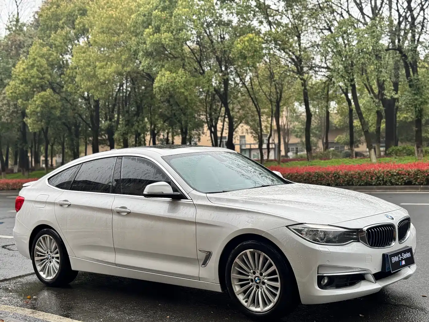 BMW 3 Series GT 2013 320i Style Design Package фото 3