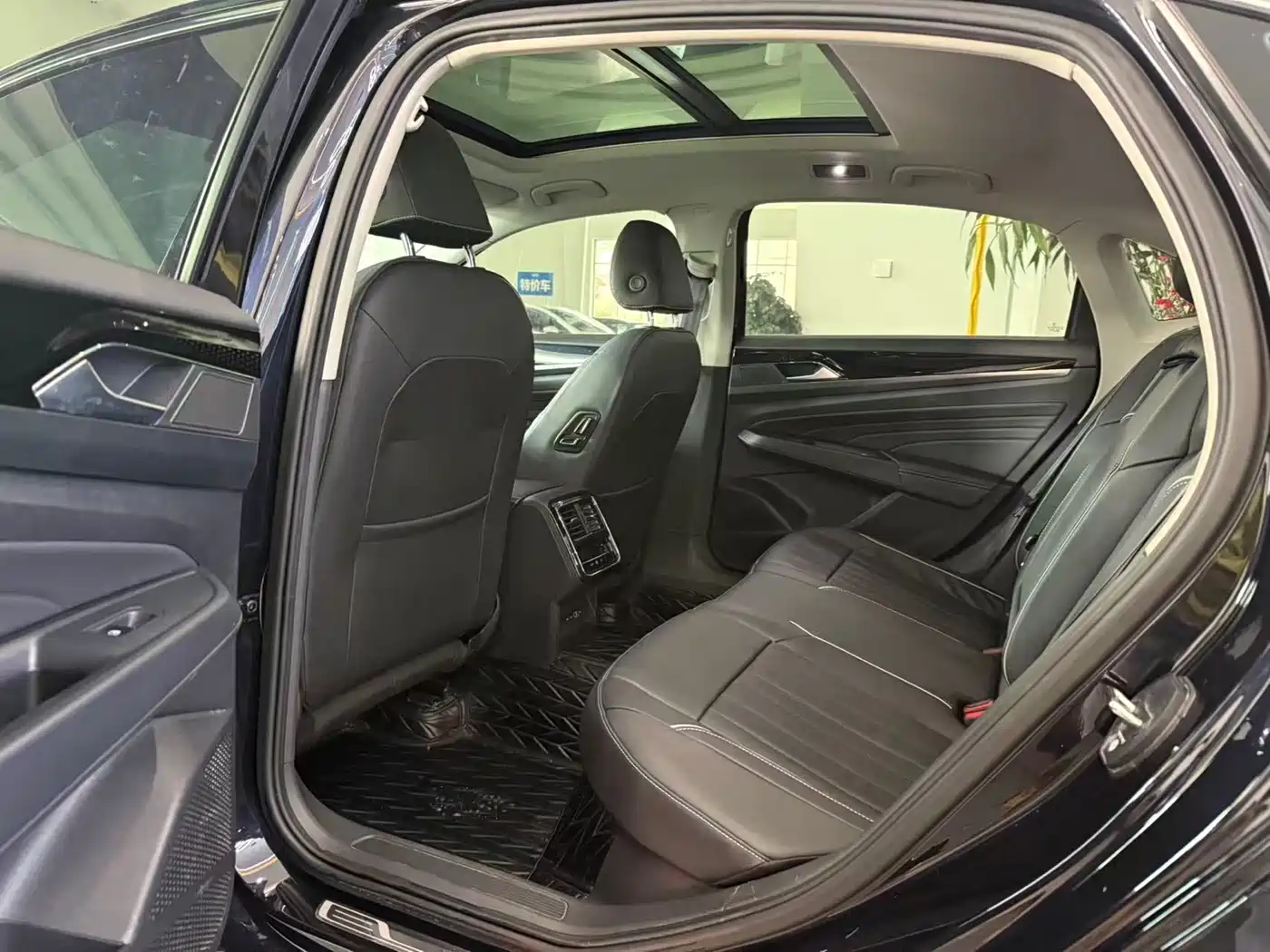 Фото 6 - Volkswagen Passat