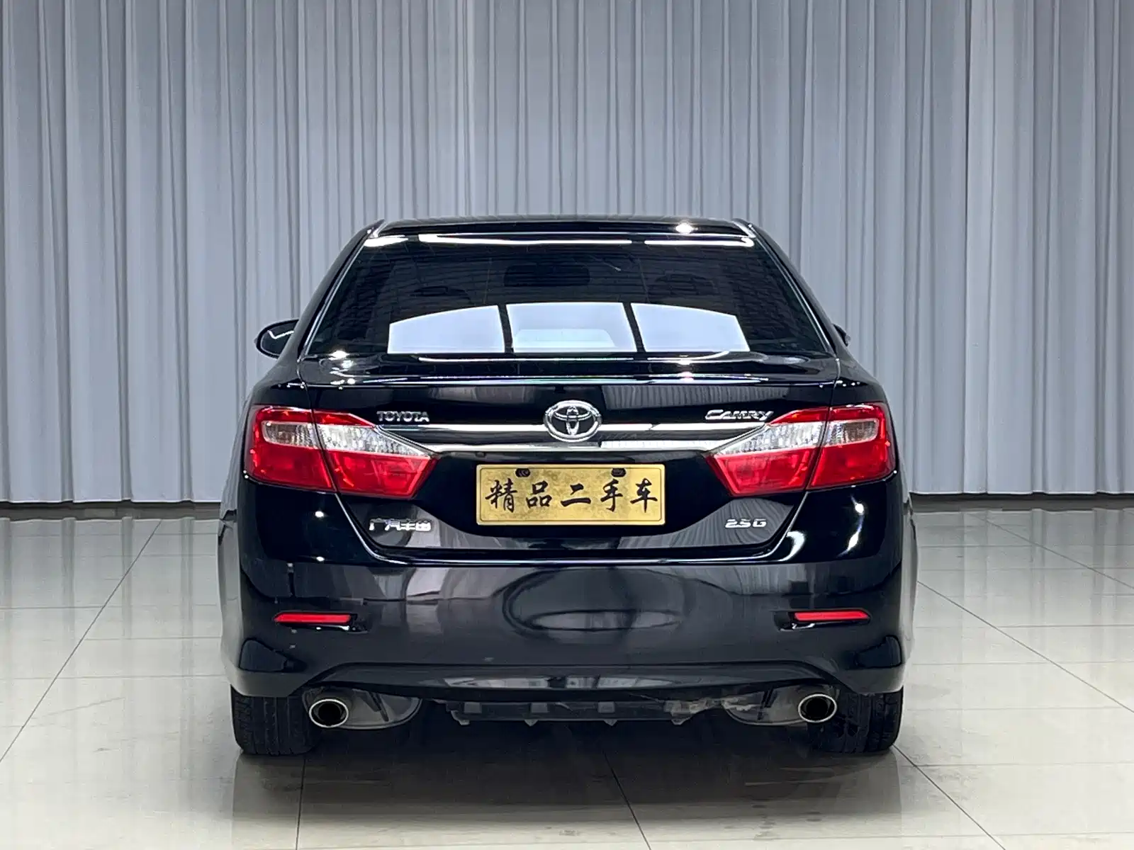 Фото 5 - Toyota Camry