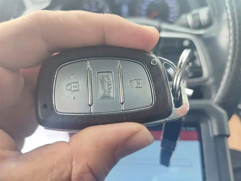 Hyundai Elantra 2019 1.5L CVT Smart Elite фото 9