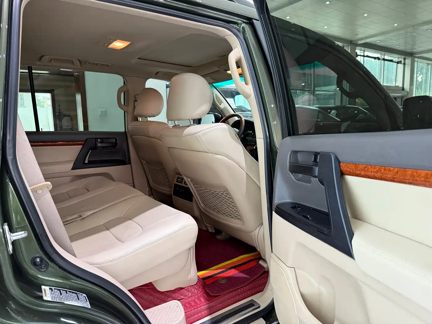 Toyota Land Cruiser (Import) 2015 4.0L V6 Middle East Limited Edition фото 9