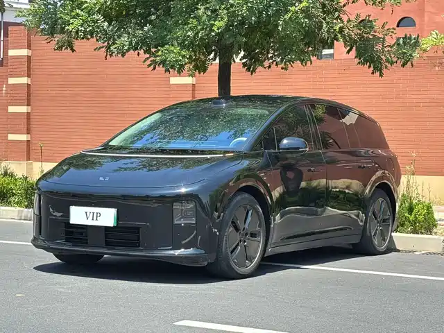 Li Auto Li i8 2025 Standard Edition