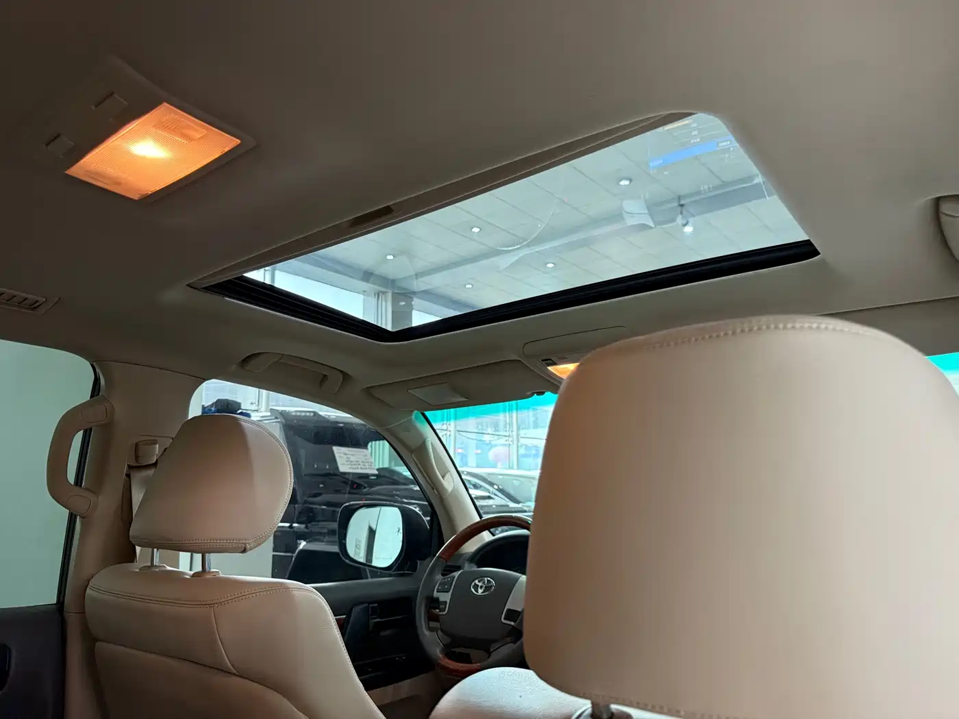 Toyota Land Cruiser (Import) 2015 4.0L V6 Middle East Limited Edition фото 12