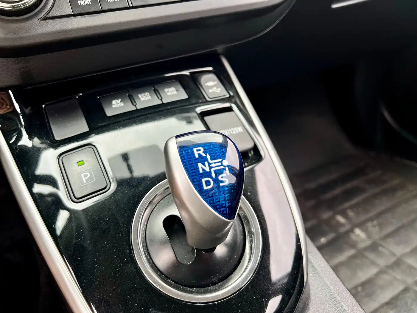 Toyota Levin 2016 Hybrid 1.8H V E-CVT Luxury Edition фото 11