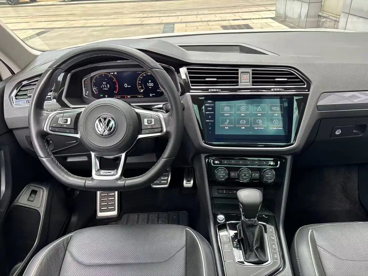 Volkswagen Tiguan L 2020 330TSI Auto 2WD R-Line Flagship China VI фото 8