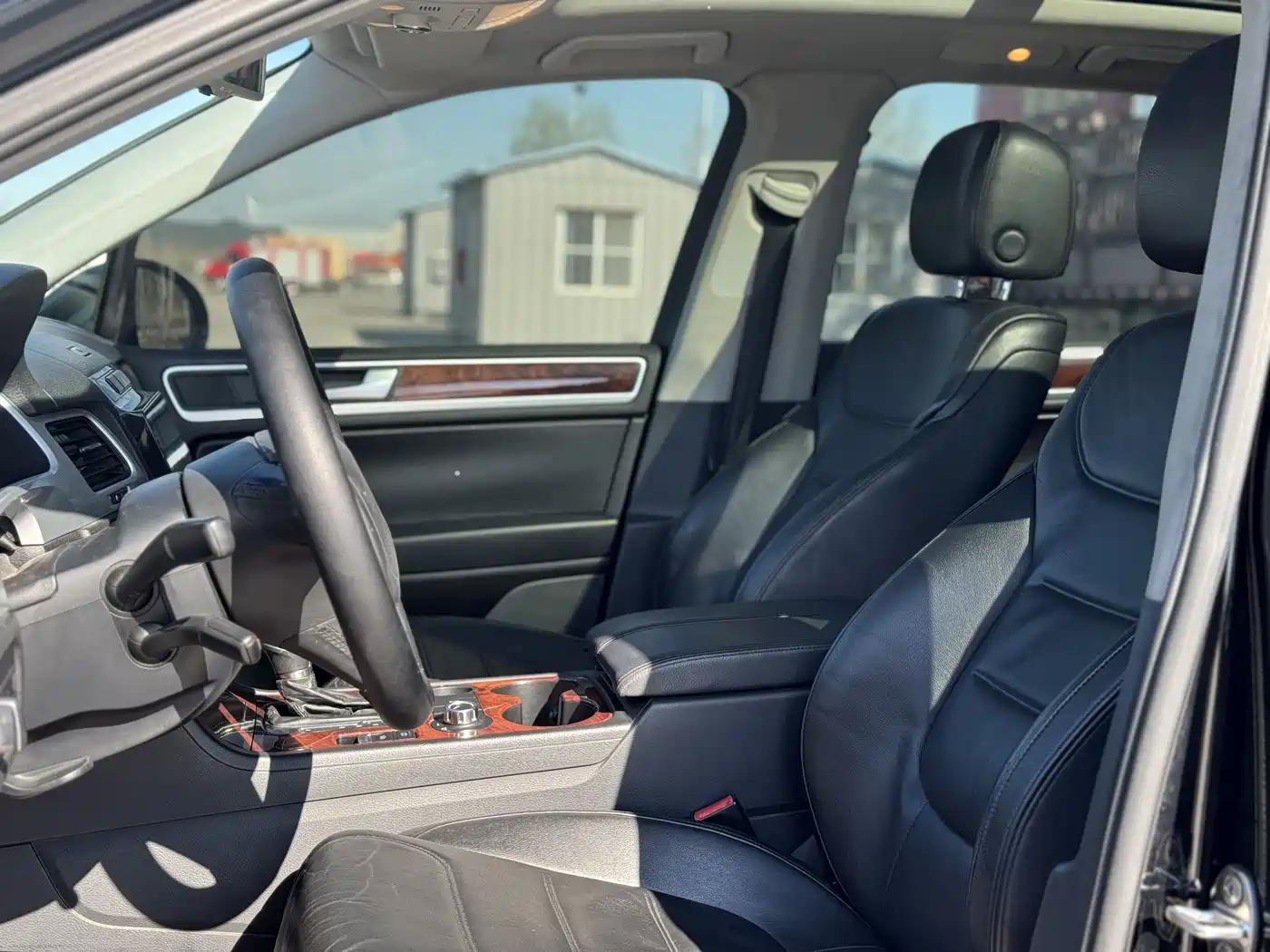 Volkswagen Touareg 2011 3.0TSI Standard фото 4