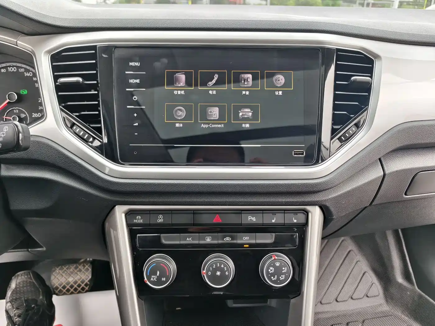 Volkswagen T-ROC 2022 280TSI DSG 2WD Elite PLUS фото 18