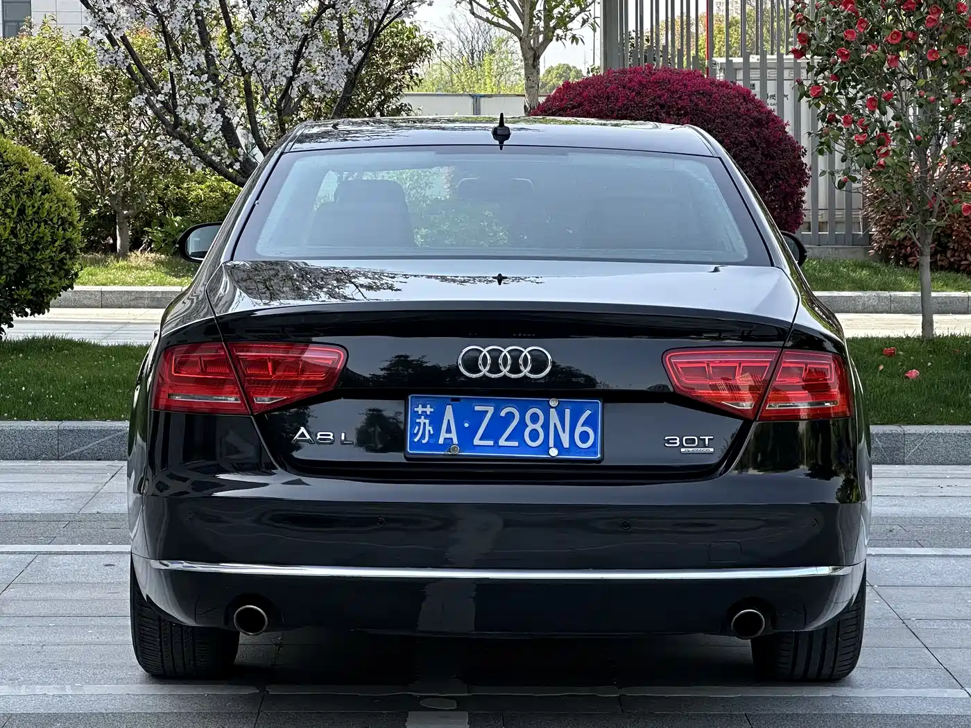 Audi A8 2011 A8L 3.0 TFSI quattro Luxury (213kW) фото 5