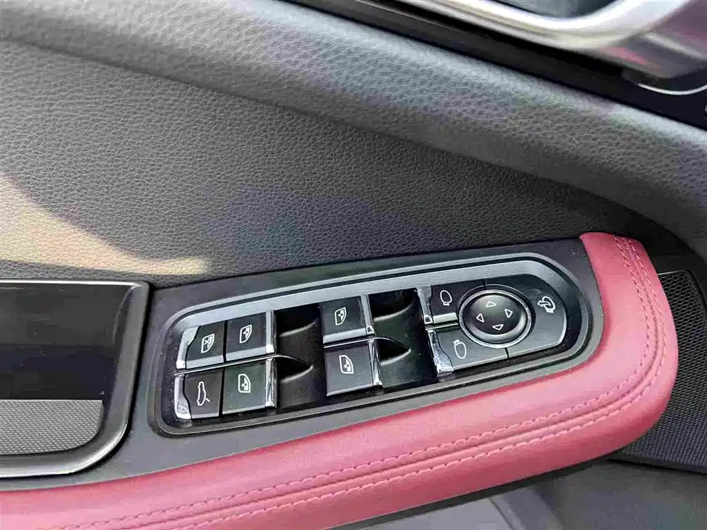 Porsche Macan 2023 Macan 2.0T фото 14