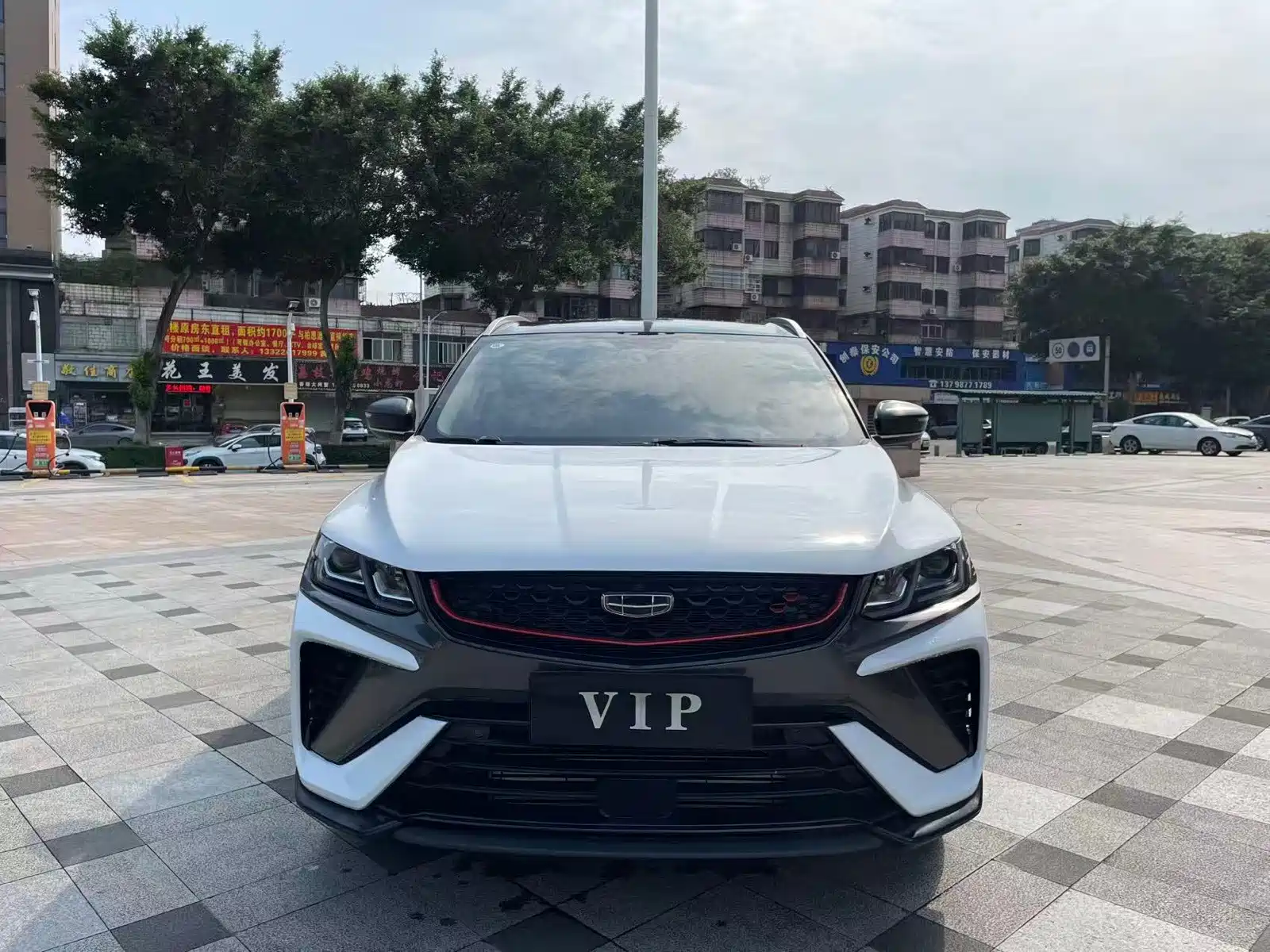 Фото 2 - Geely Coolray