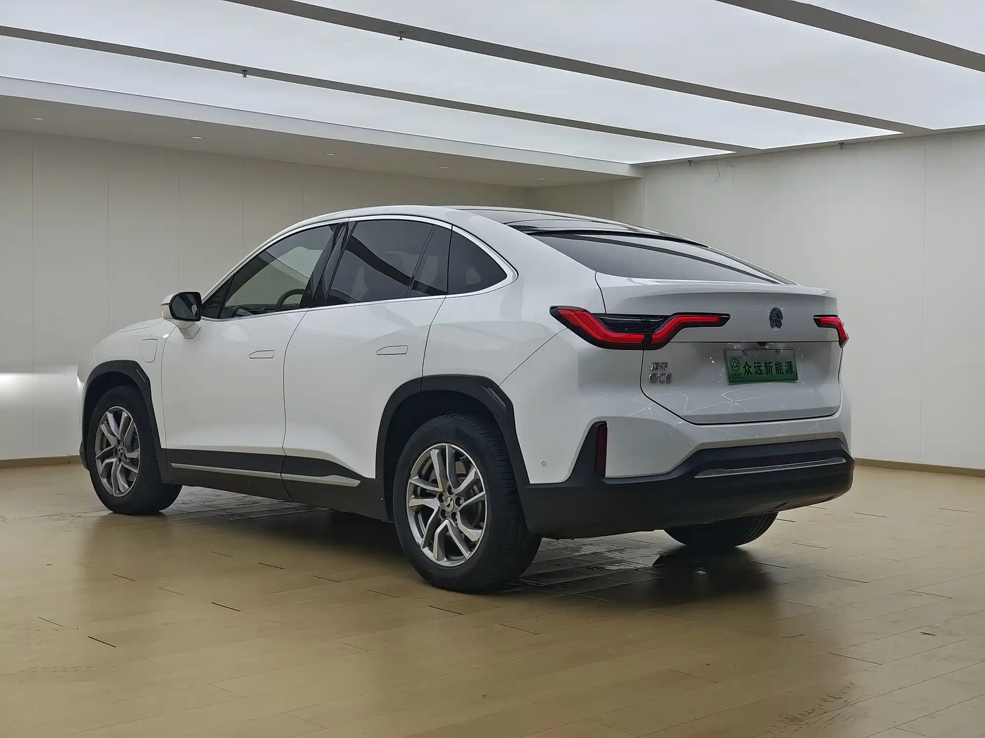Фото 9 - NIO EC6