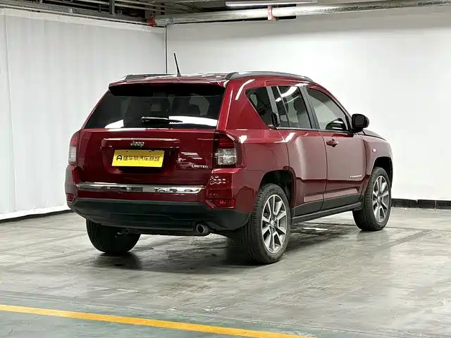 Фото 10 - Jeep Compass (Import)