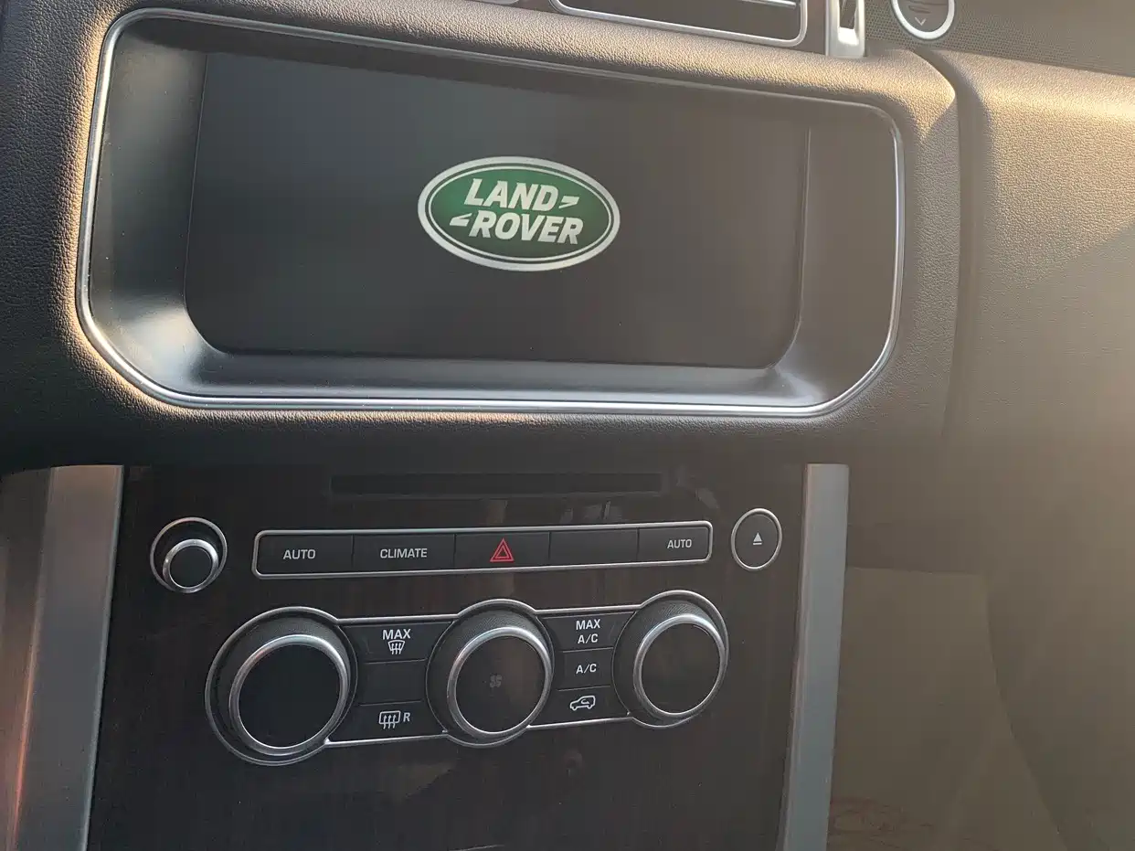 Land Rover Range Rover 2018 3.0 SC V6 Golden Age Edition фото 25