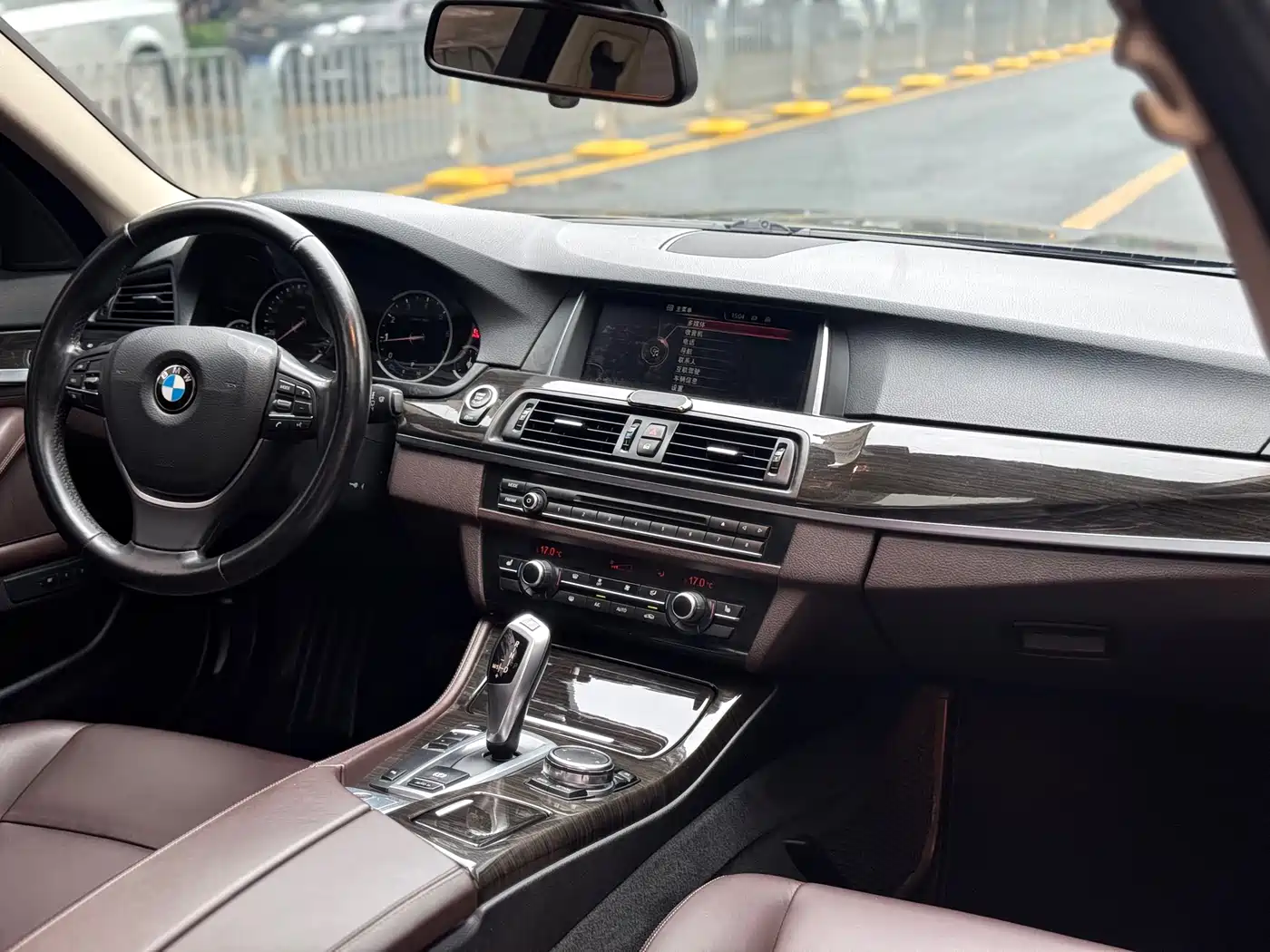 BMW 5 Series 2014 525Li Luxury Design Package фото 10
