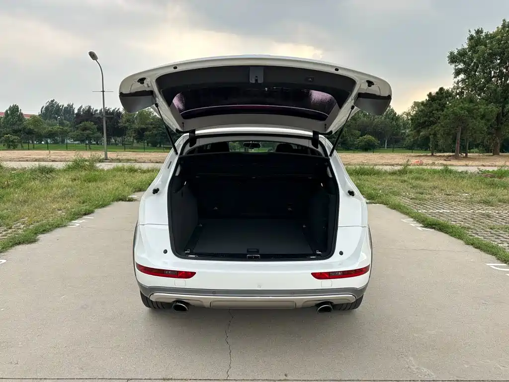 Audi Q5 2018 2017 Plus 40 TFSI Technology