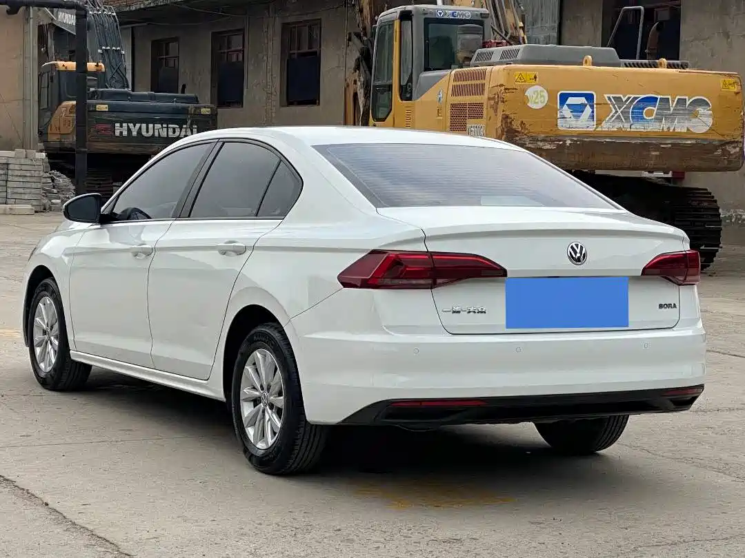 Volkswagen Bora 2018 1.5L Automatic Fashion фото 5