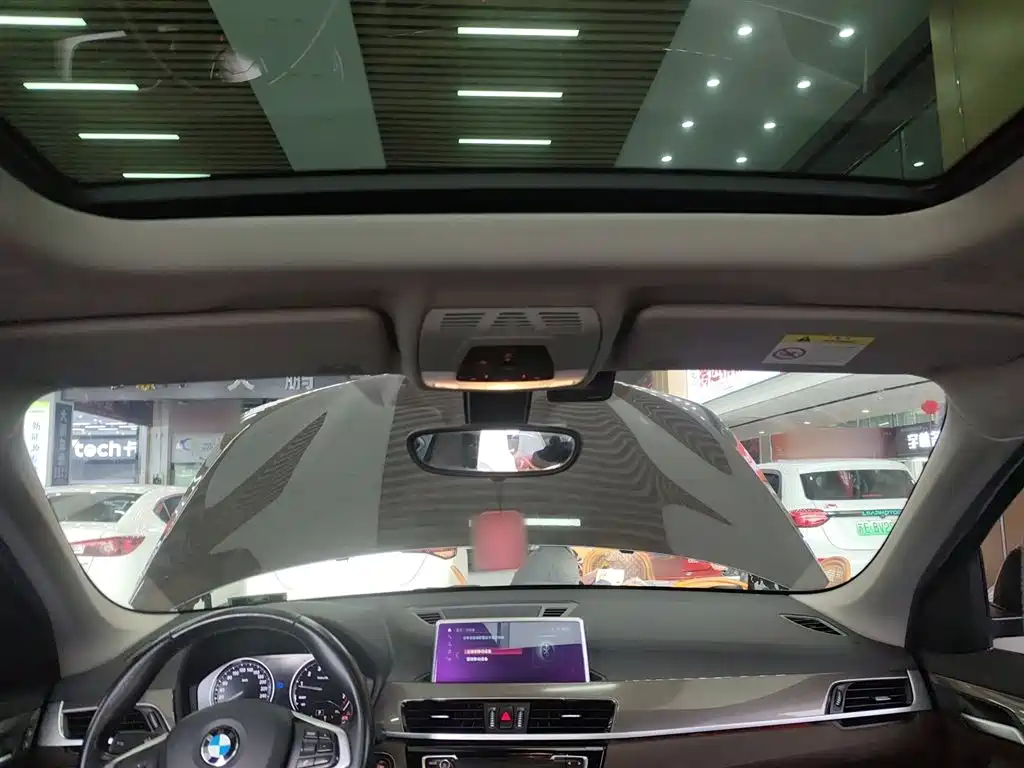 BMW X1 2019 xDrive20Li Premium Model фото 18