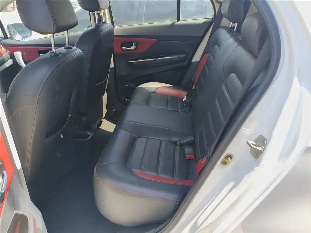 Haval H1 2015 1.5L Manual Urban фото 17