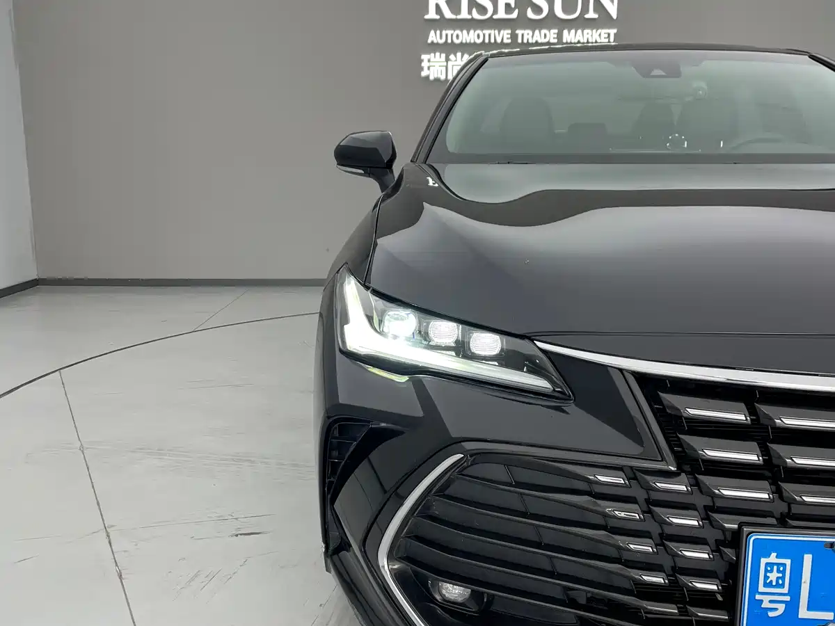Toyota Avalon 2024 2.0L Luxury Edition фото 6
