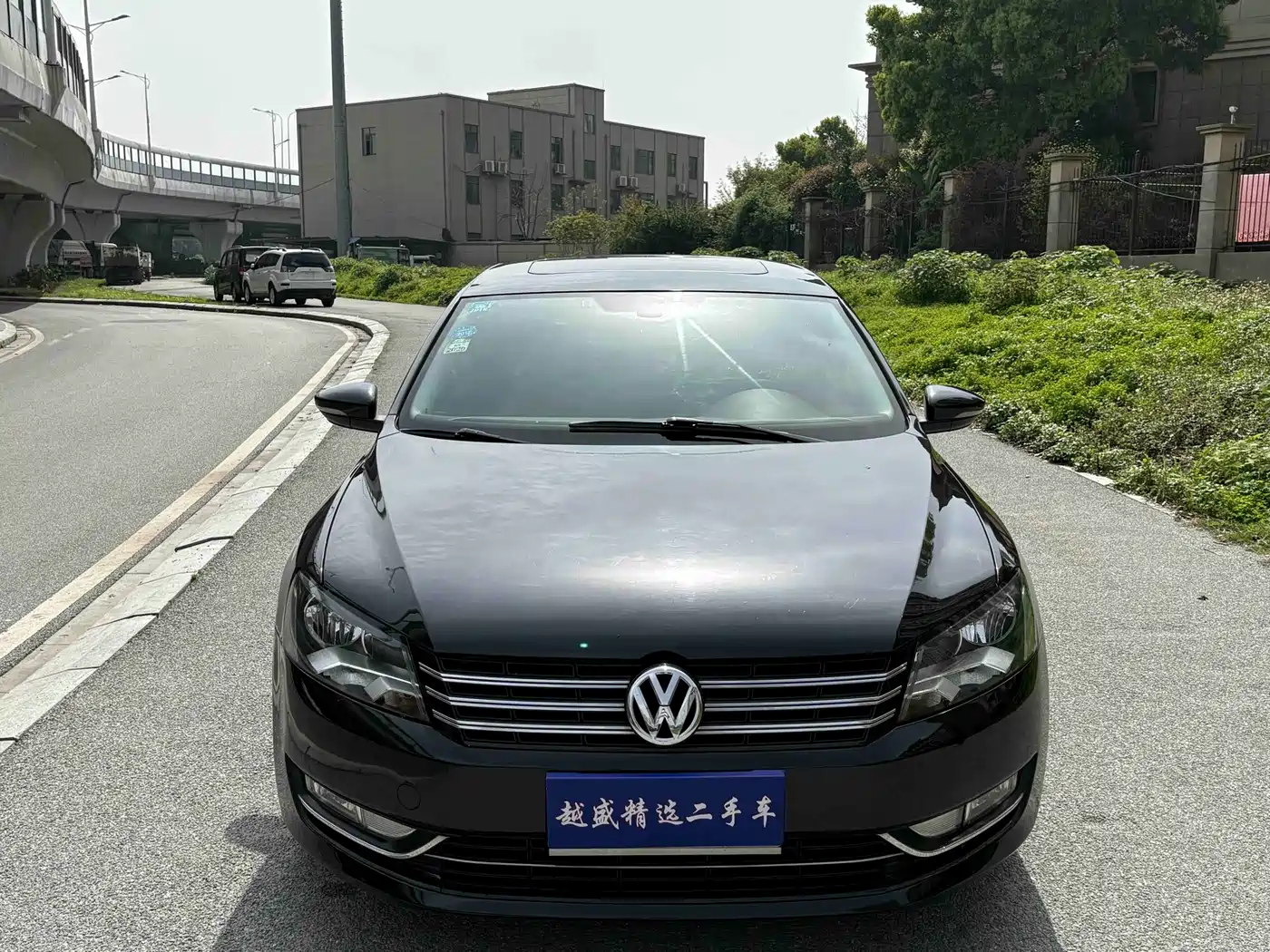 Volkswagen Passat 2014 1.8TSI DSG Luxury Edition фото 3