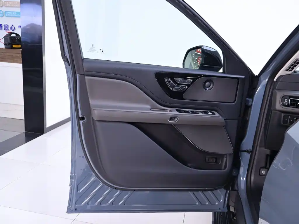 Lincoln Aviator 2025 2024 3.0T V6 AWD Luxury Edition 6-Seater