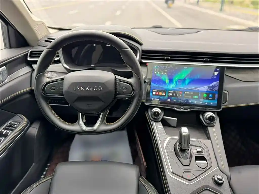 Lynk & Co 01 2023 2.0TD 2WD Asian Games Edition фото 21