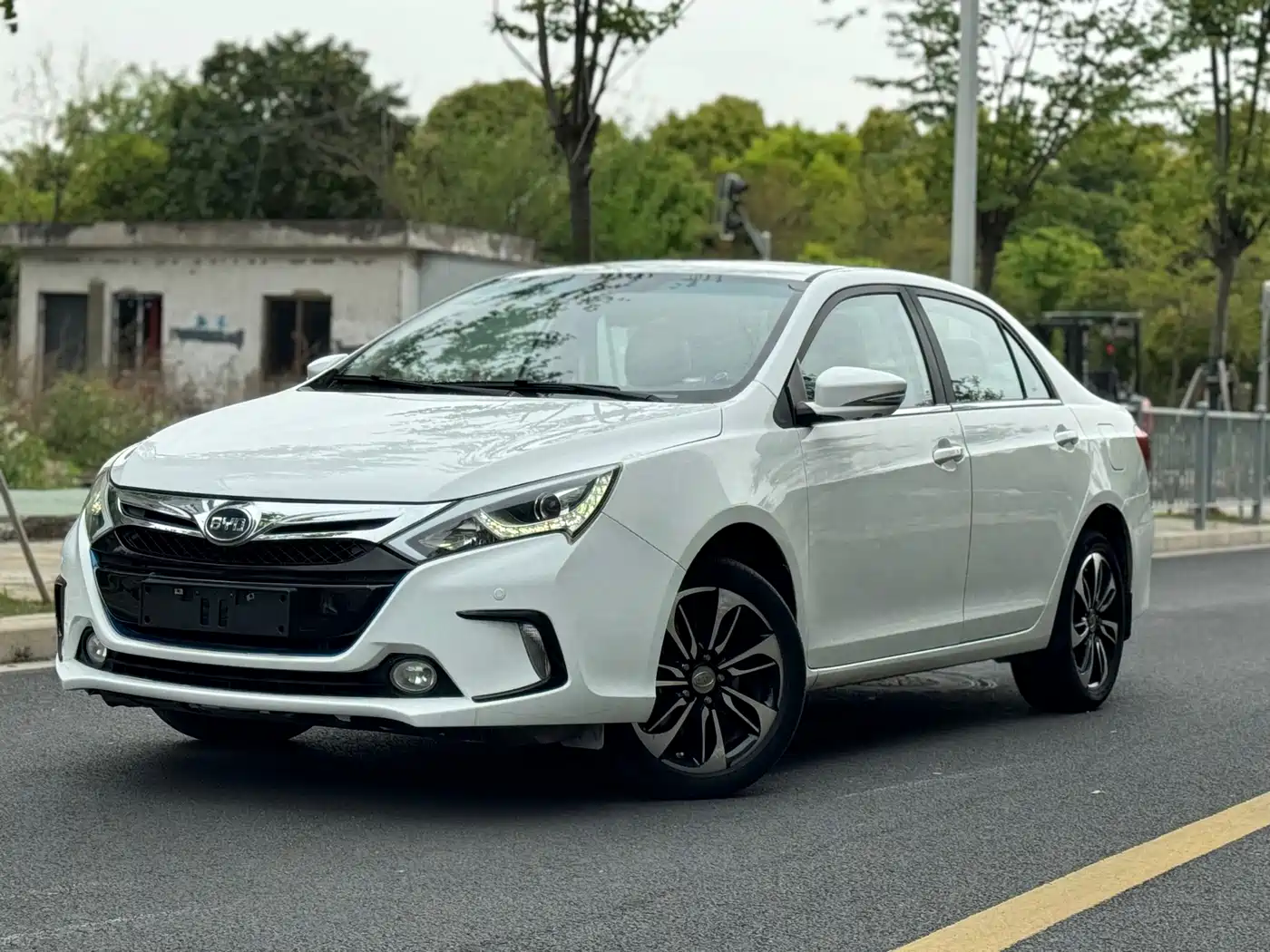 BYD Qin New Energy 2015 1.5T Double Champion Flagship Plus