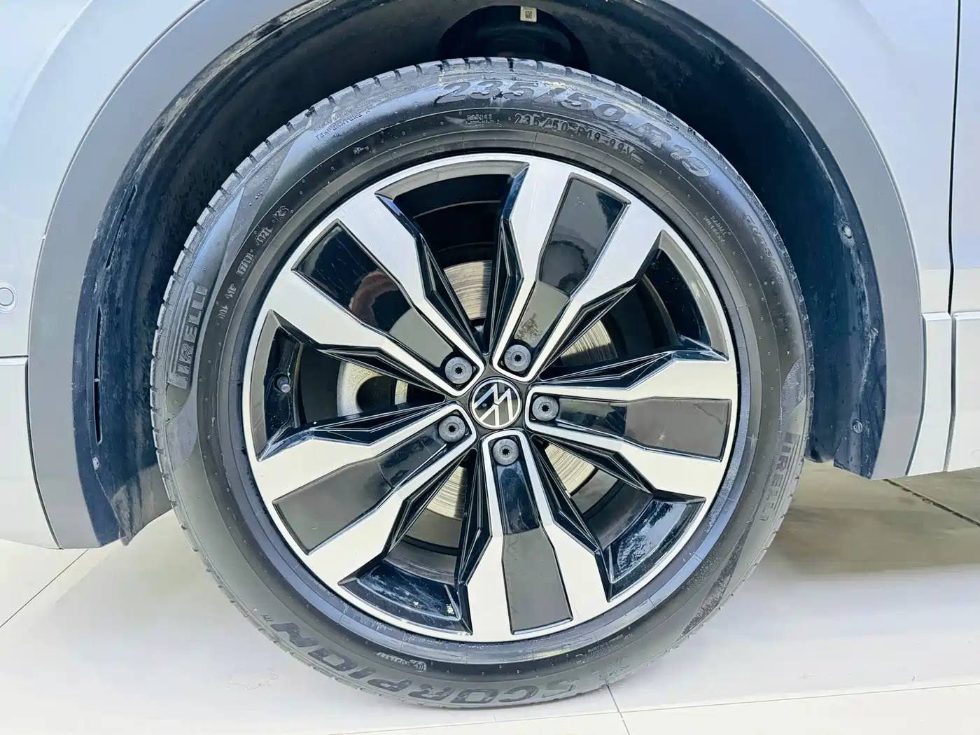Volkswagen Tiguan L 2022 330TSI Auto 2WD R-Line Premium Edition фото 15