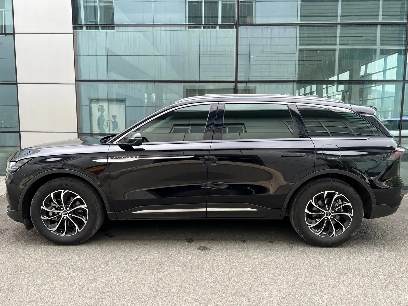 LINCOLN NAVIGATOR